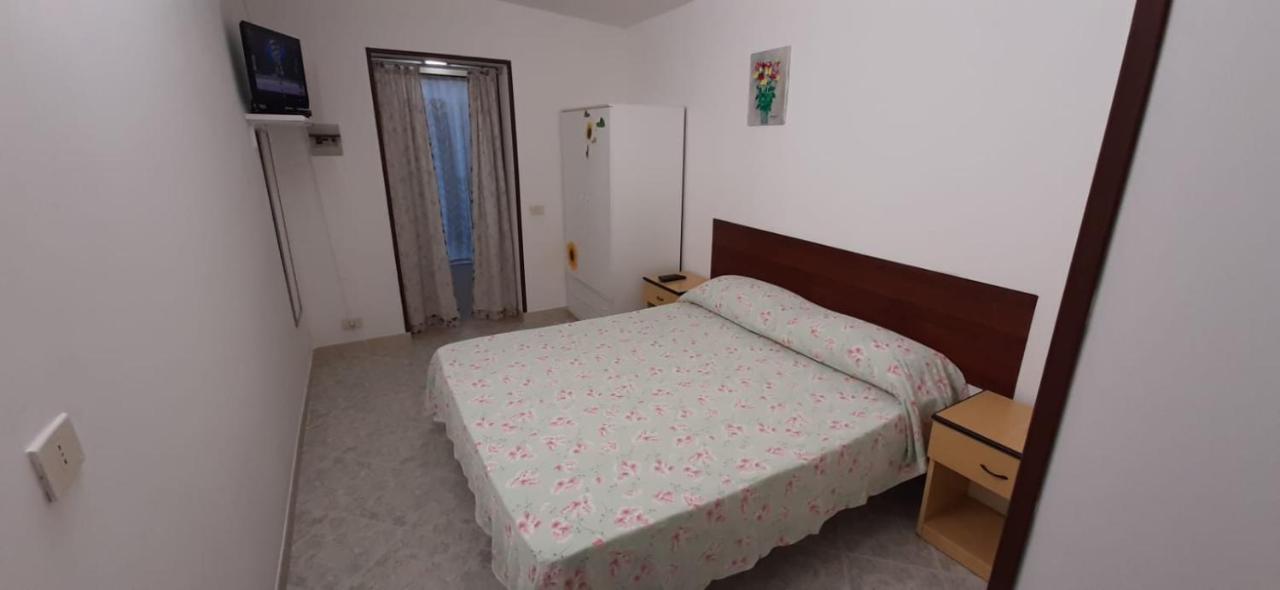 Casa Vacanze Leonardo Пешичи Екстериор снимка