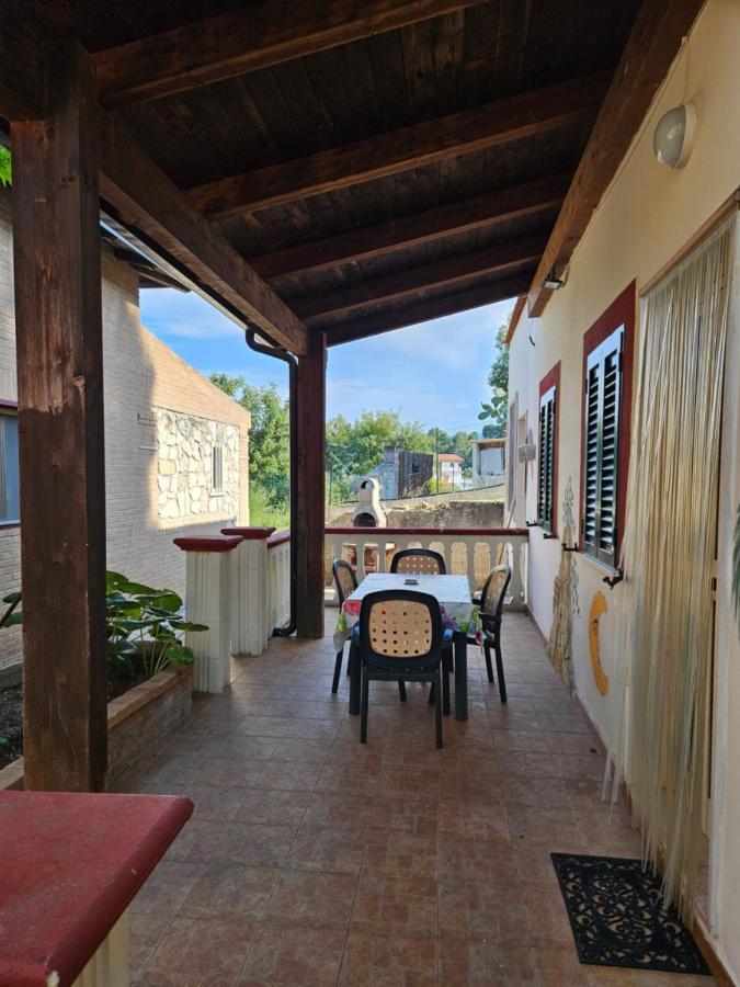 Casa Vacanze Leonardo Пешичи Екстериор снимка
