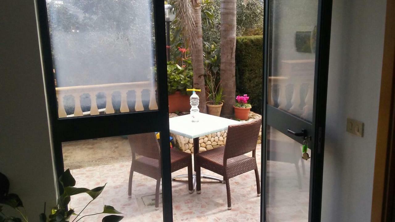 Casa Vacanze Leonardo Пешичи Екстериор снимка